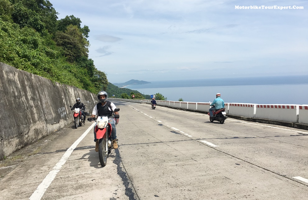 The coastal road of Hai Van Pass
