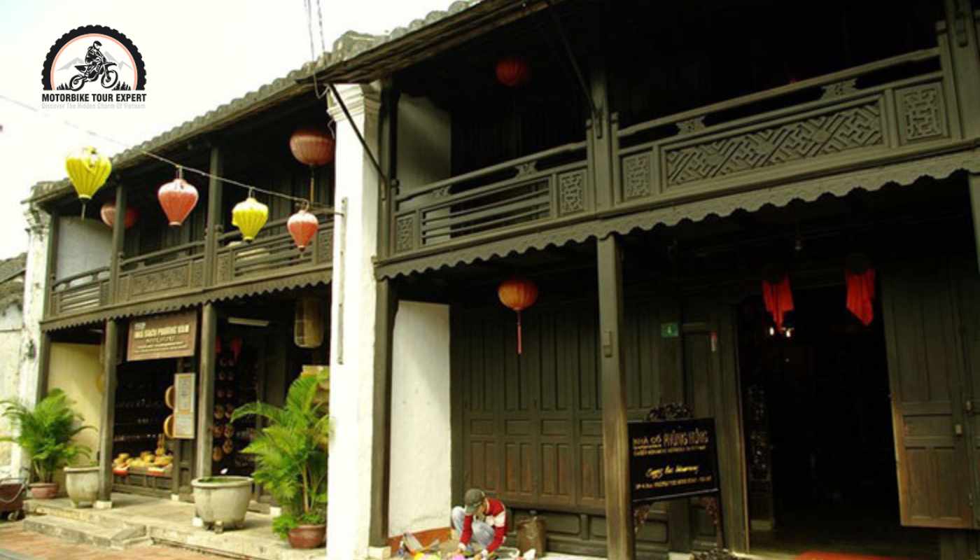 Discover the beauty of East Asia architecture in Phung Hung ancient house - Excellent things to do in Hoi An