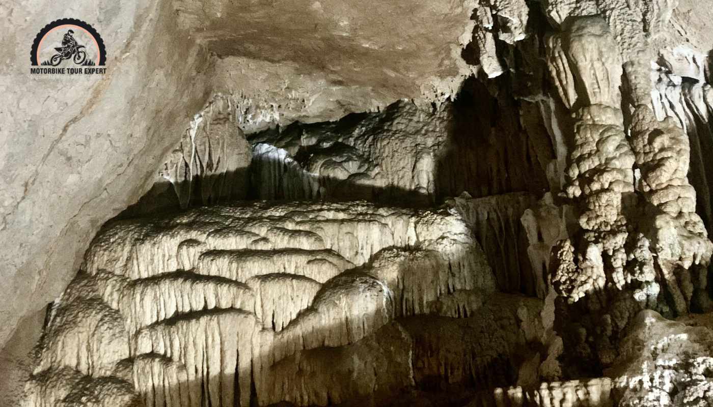 Explore the beauty at Nguom Ngao Cave - Greatest things to do in Cao Bang