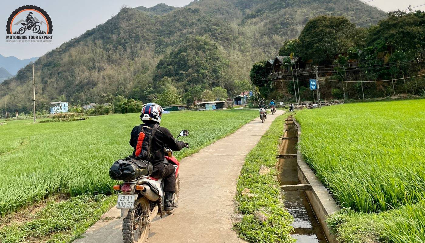 Prepare the Outfits when Joining Dong Van Motorcycle Tours