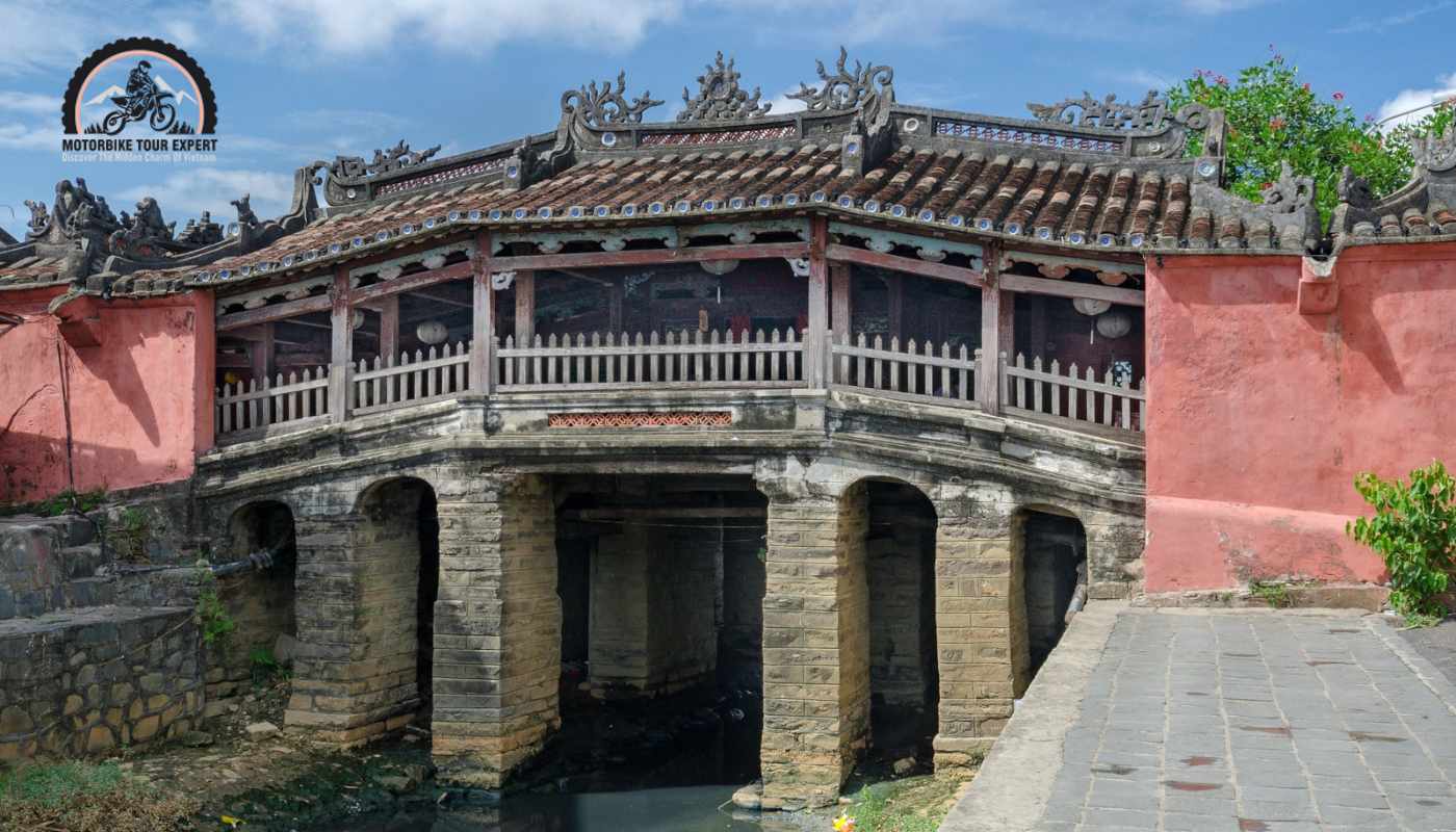 View the historical beauty of Japanese Bridge - Prime things to do in Hoi An