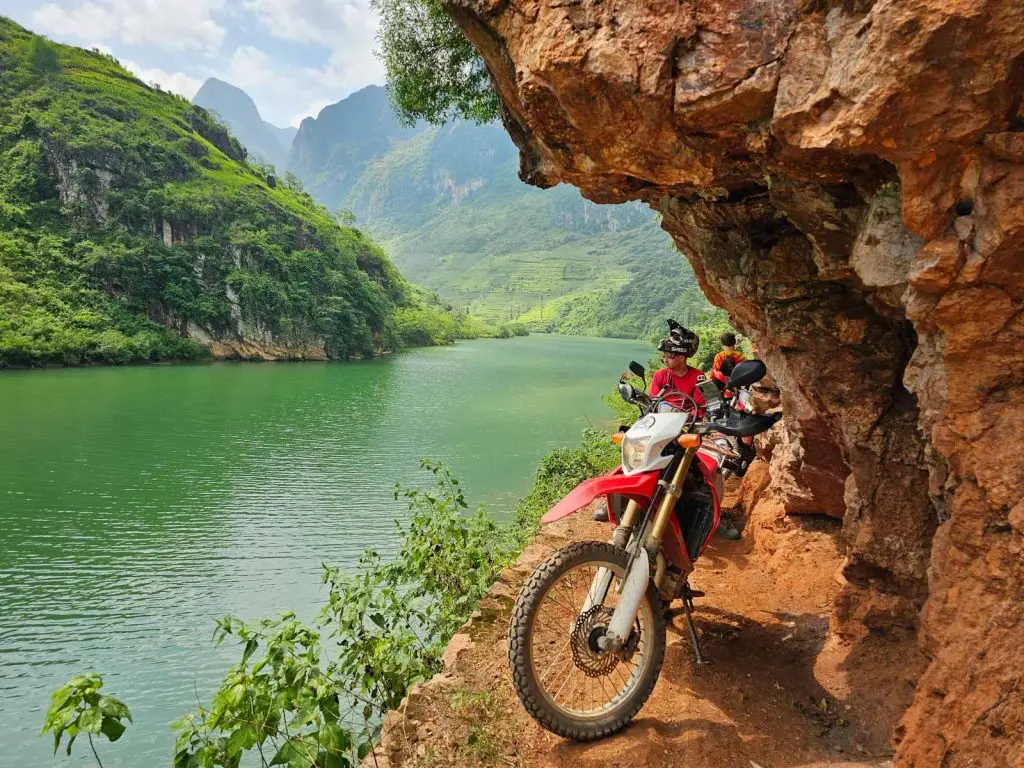 6-Day Amazing Motorbike Tour To Ha Giang