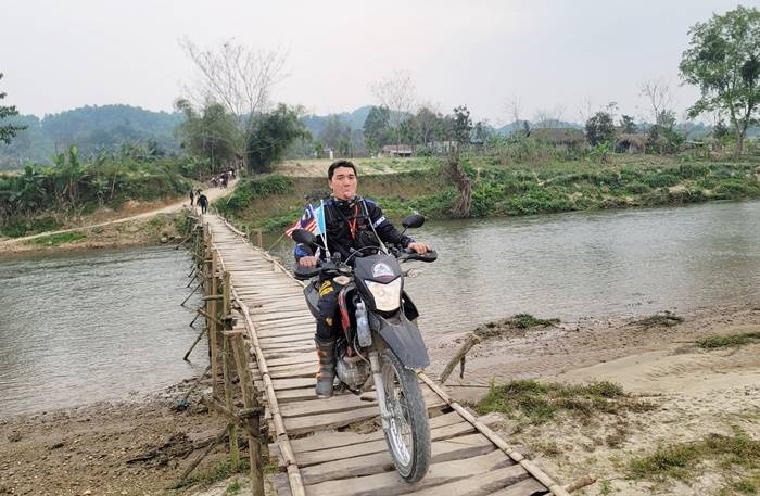 Vietnam motorbike tour guide