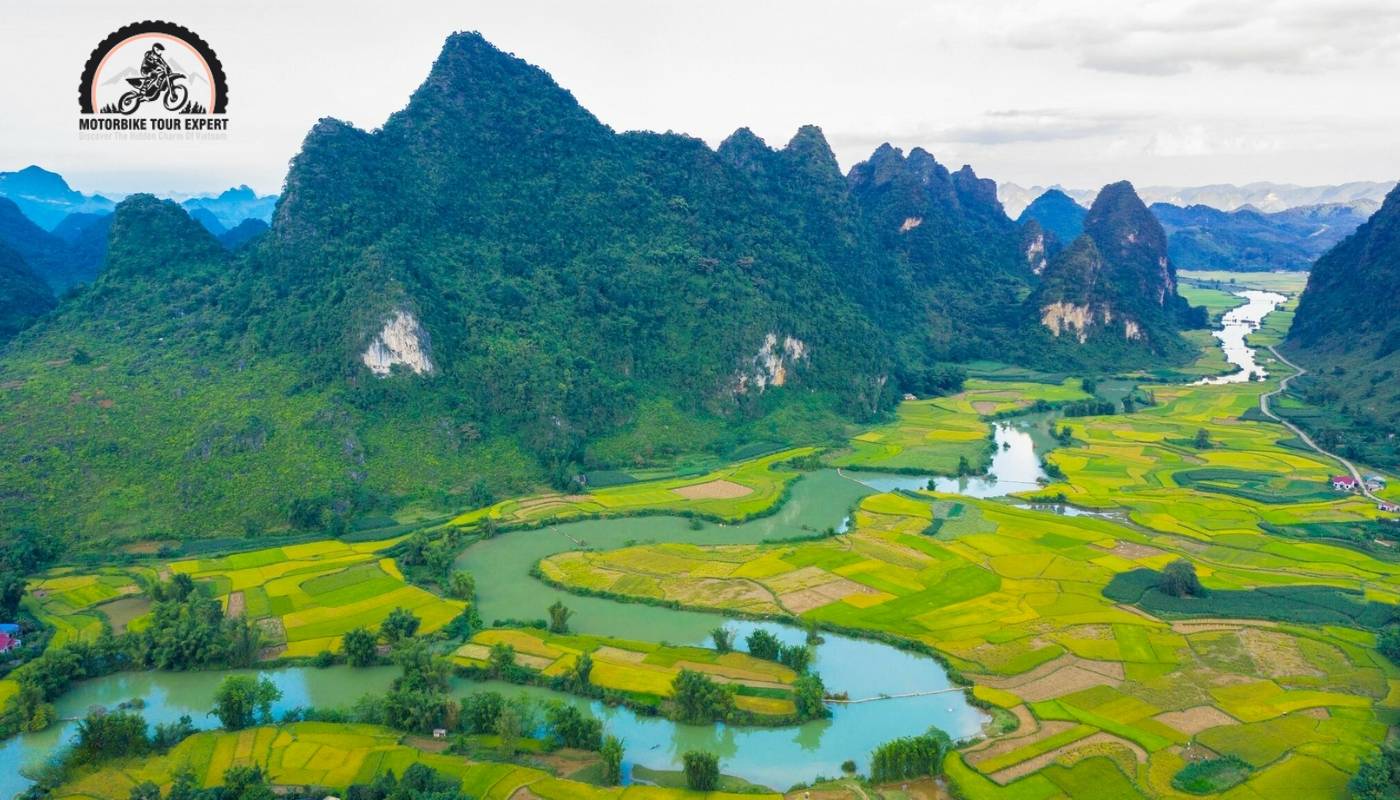 Cao Bang is suitable for participating in motorcycle tours in all seasons of the year
