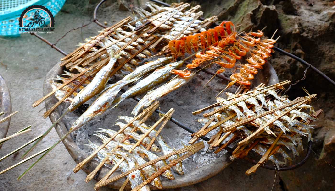 Grilled Fish in Ba Be Lake - A Gourmet Delight