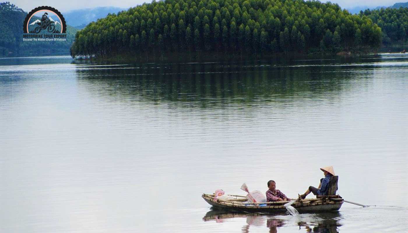 Riding a boat trip on Thac Ba Lake