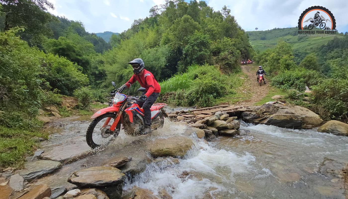 Choose Vietnam Motorbike Tour Expert for memorable trips