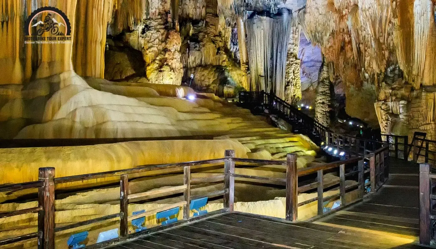 Hua Ma Cave is located in the south of Ba Be Lake