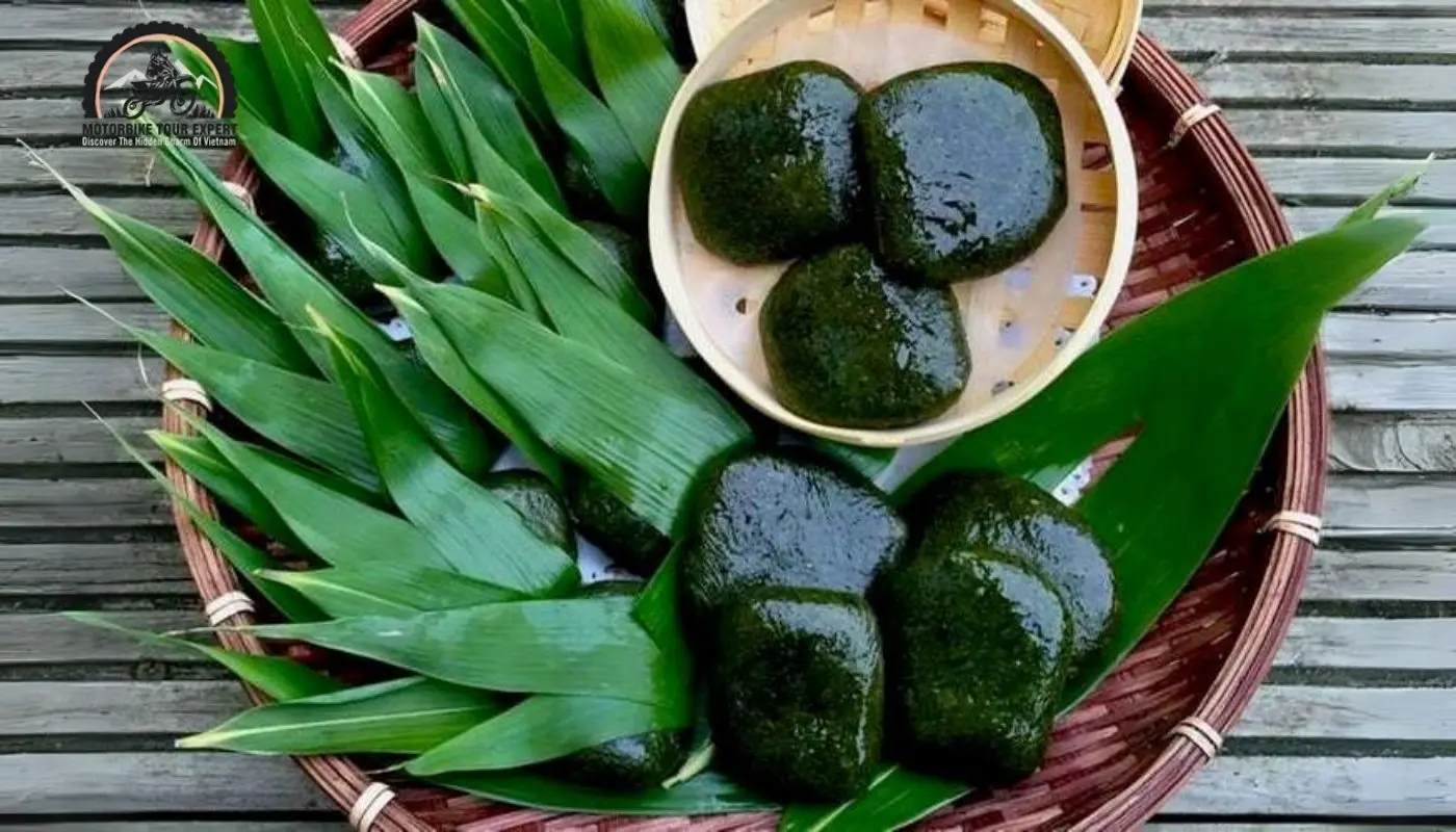 Wormwood leaf cake is a specialty of Ba Be Lake