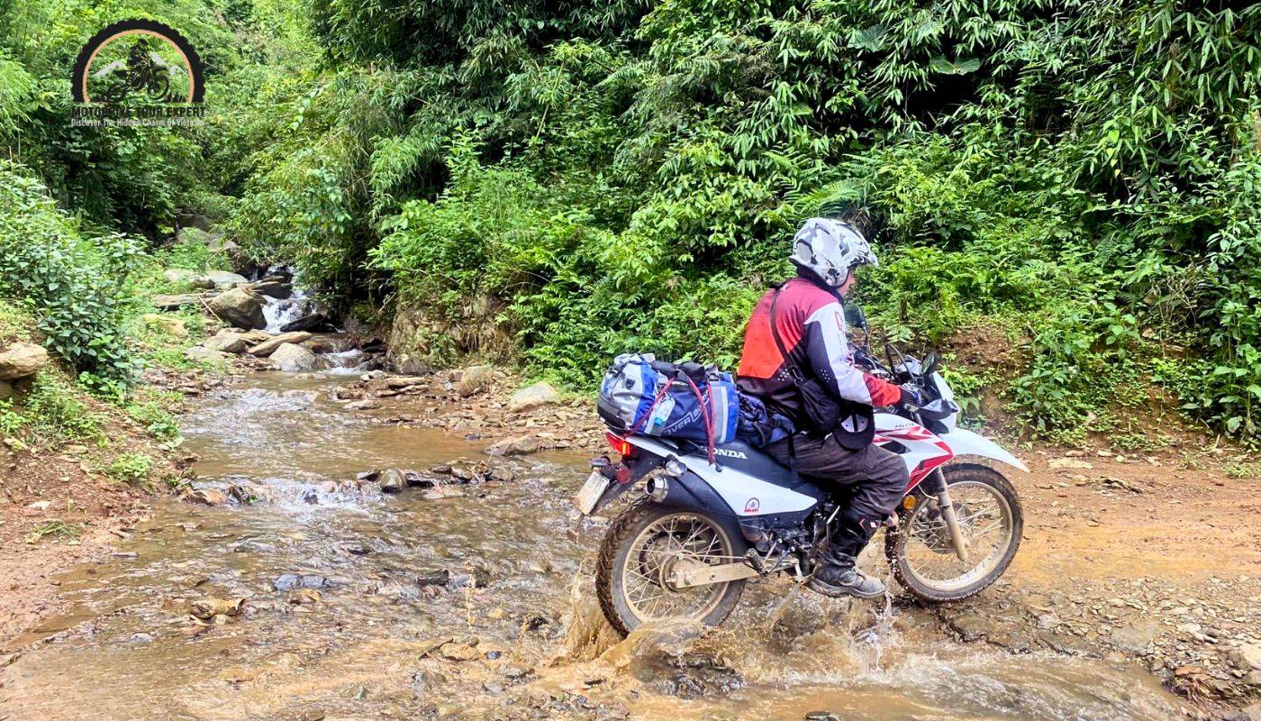 Riding in the rainy season is very difficult for riders