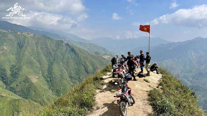 Motorbike tour Ta Xua mountain
