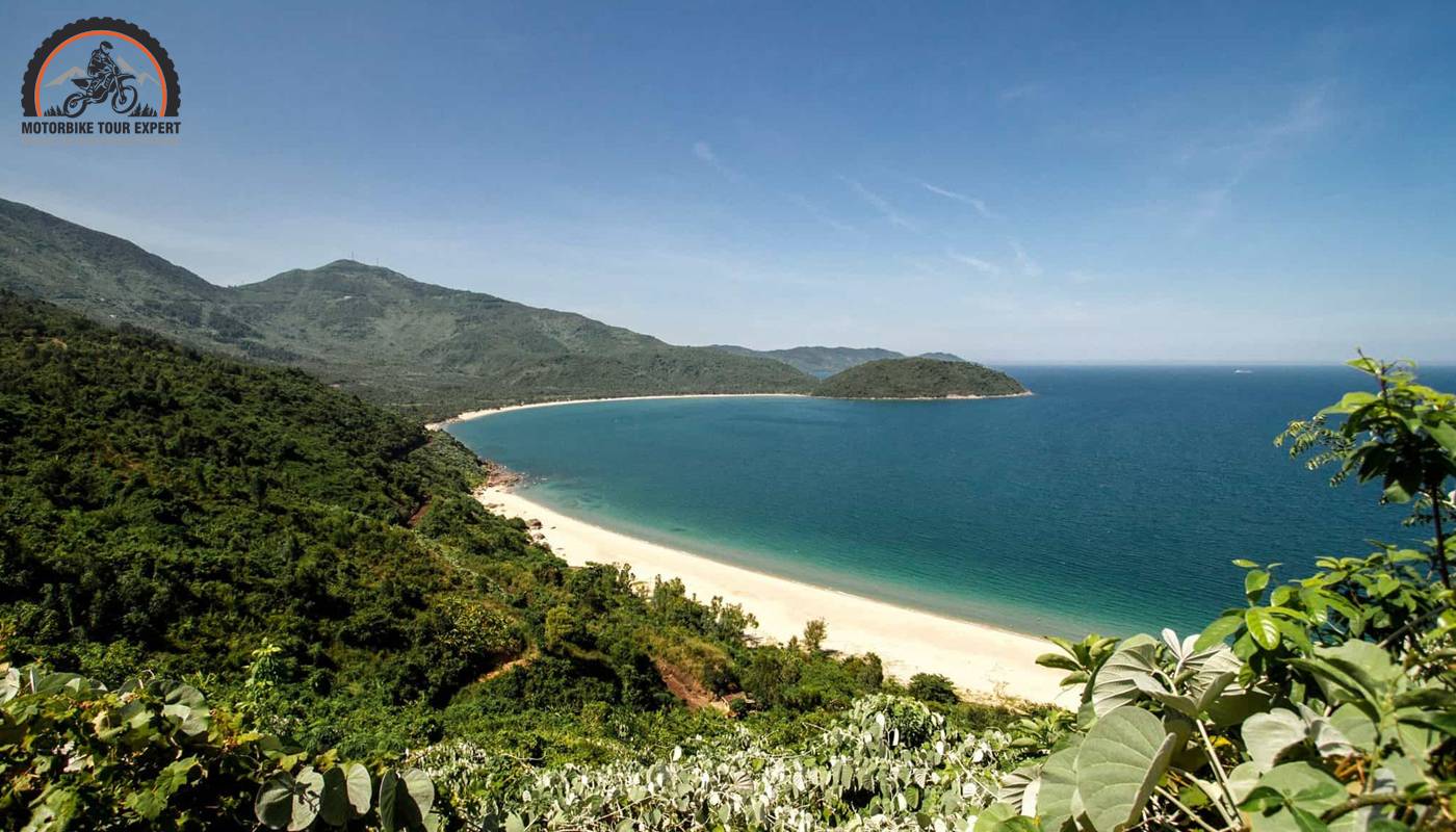Delight in the magnificent views of Hai Van Pass 