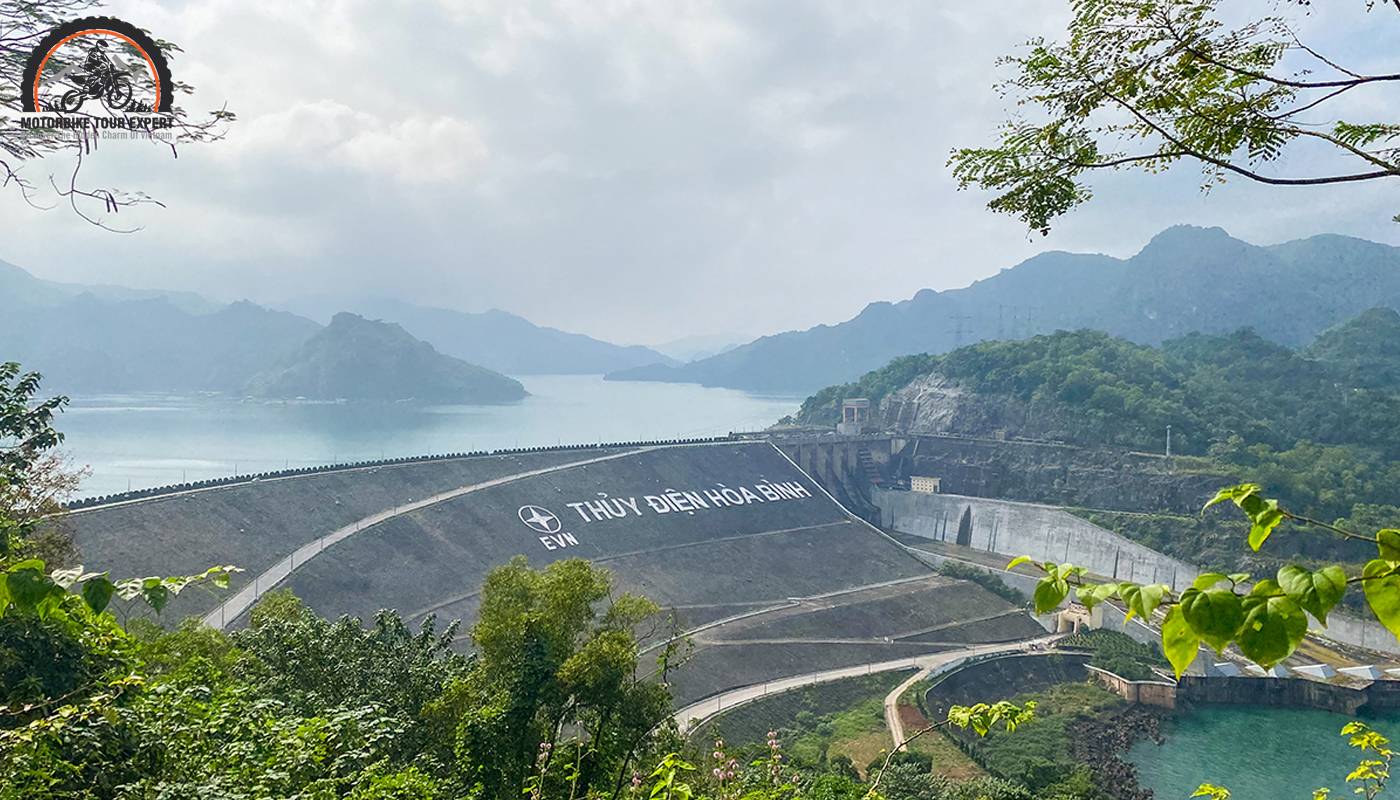 Hoa Binh Hydroelectric Plant is a historical project of Vietnam and a symbol of Hoa Binh