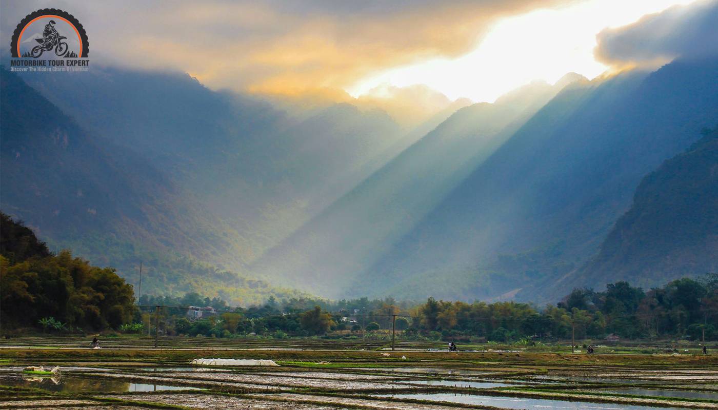 Mai Chau Valley is immersed in the sunset light