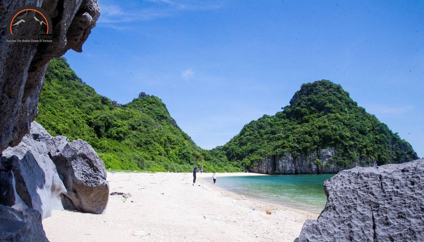 Get swimming with turquoise beach and white sand in Halong