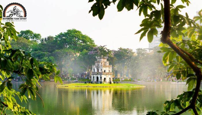 ||Vietnamese families gather together on The Lunar New Year|Make sure your visa application is complete with all necessary documents|Just a short ride from the Old Quarter