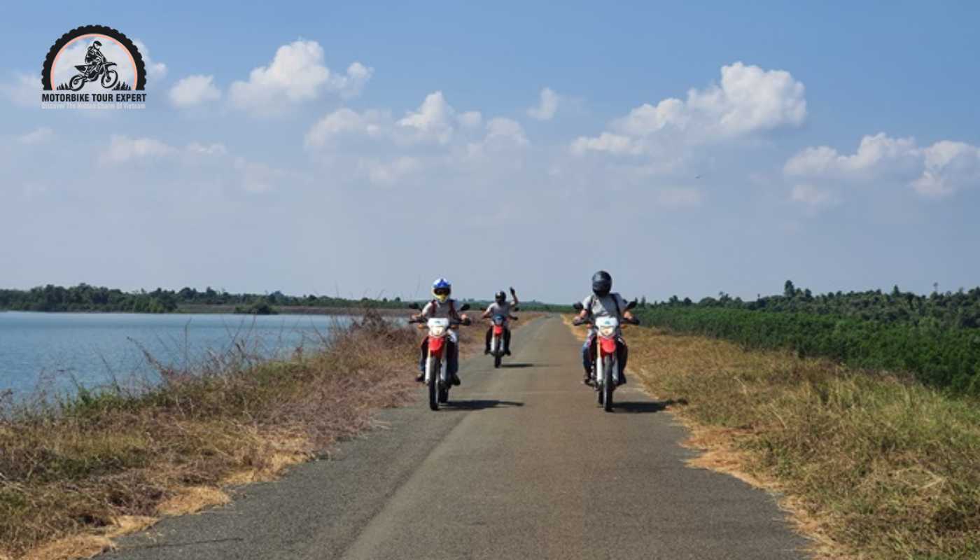 THE ULTIMATE MOTORCYCLE TOURING GUIDE IN VIETNAM|Check the weather is a part of Motorcycle touring guide|Small packing - one of motorcycle riding guide|Rolling clothes is an efficient way to save space|Don't forget your map or GPS Device|Drink enough water - useful motorcycle riding tips|Vietnam motorbike tour Expert is the most worthy place to join|Joining a guided motorbike tour is preferable over independent travel|THE ULTIMATE MOTORCYCLE TOURING GUIDE IN VIETNAM|