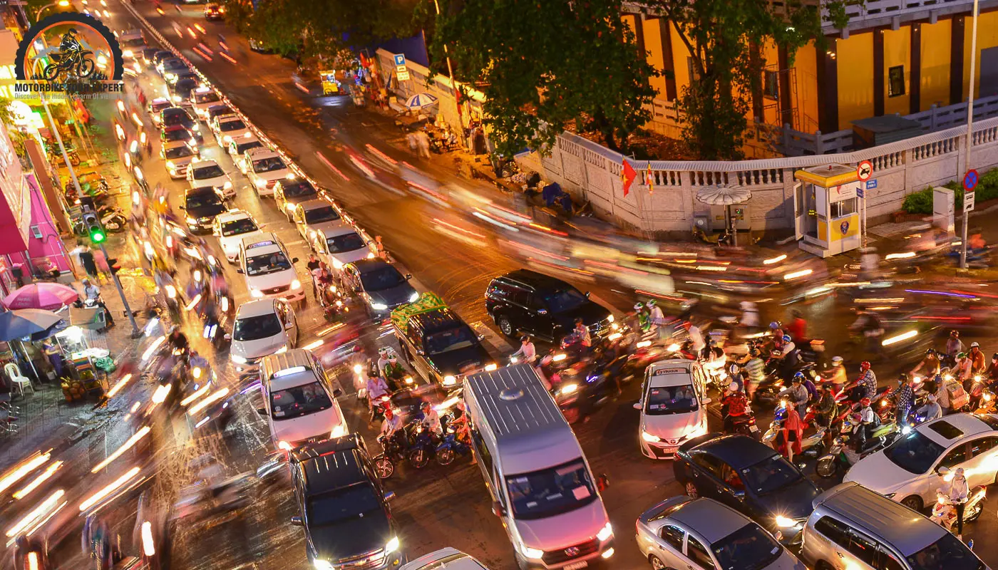 Why is it critical to understand traffic rules in Vietnam?|About Vietnam's unique transportation situation|Bring your driver's license and passport|Remember to wear helmets while riding|Don't ride too fast