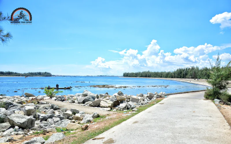 Hai Duong Beach