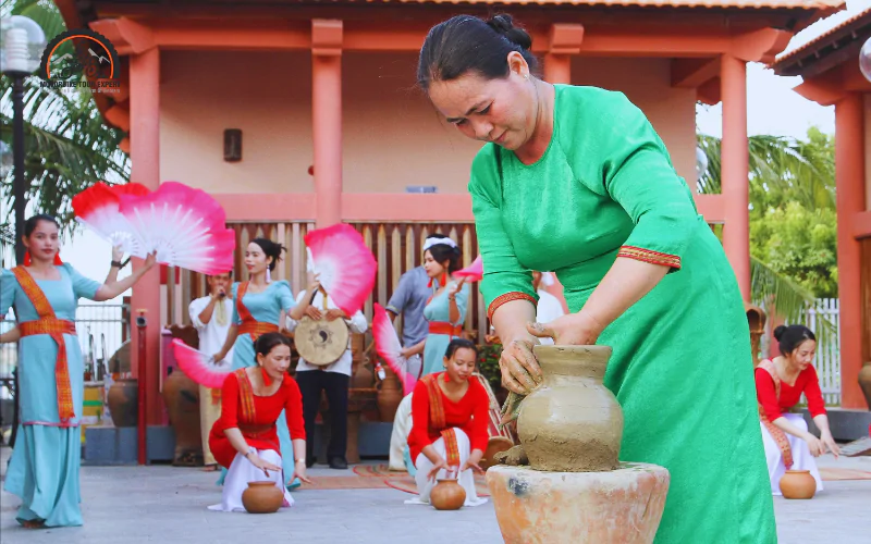 Cham Dance performances in Bau Truc