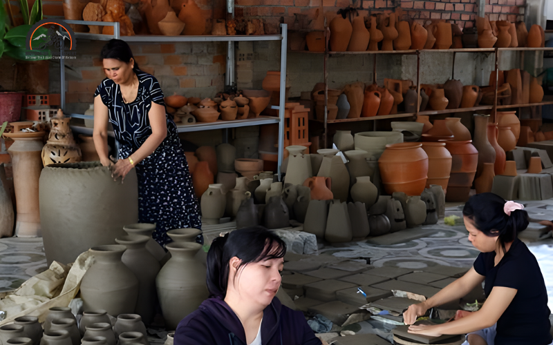 A pottery maker's home in Bau Truc Village