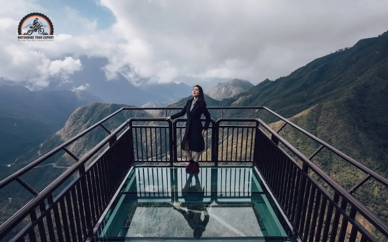 The Rong May Glass Bridge