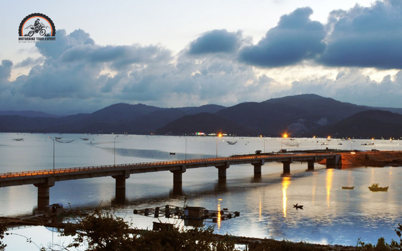 Cầu River 