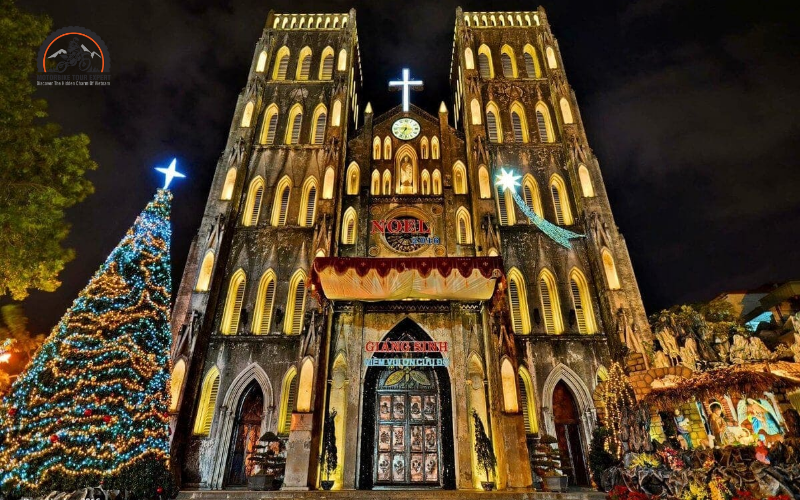 Attend midnight mass at St. Joseph’s Cathedral