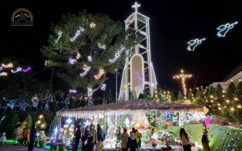 Visit churches decorated for Christmas
