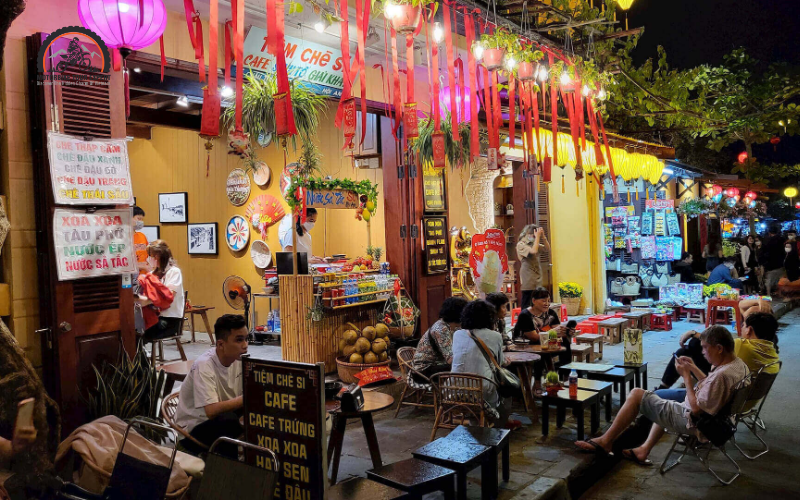 Hoi An Night Market is one of the best places to find tasty food