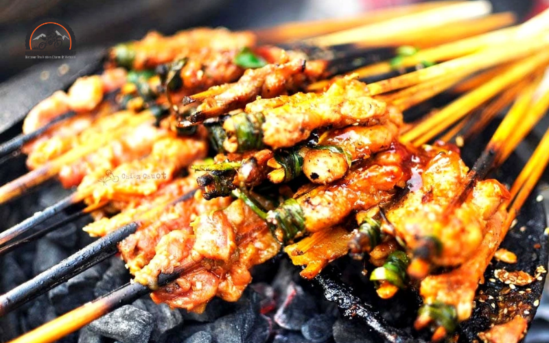 Thịt Xiên Nướng can be easily found at the night market