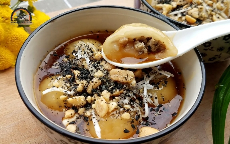 Vietnamese floating rice dumplings