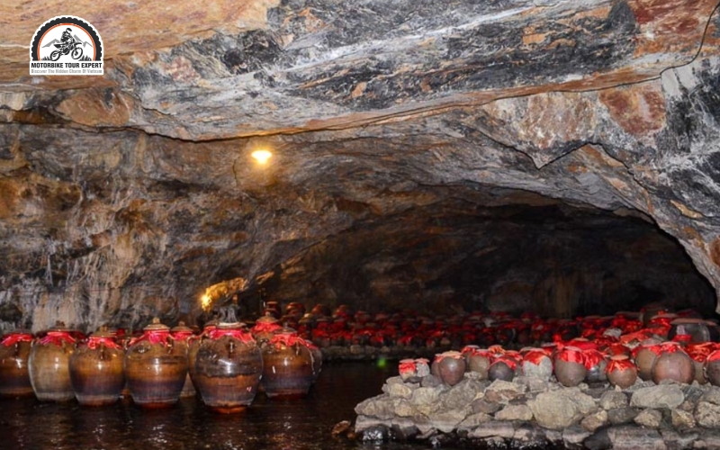 Nau Ruou Cave in Trang An - Ninh Binh