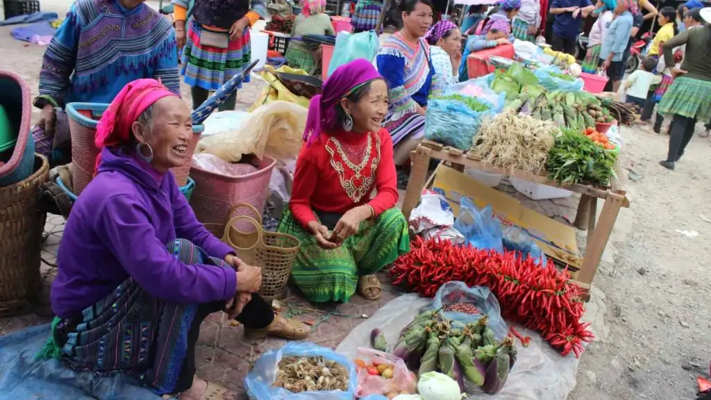 Sa Phin Market offers a glimpse into the trading customs and vibrant daily life of the local highland communities