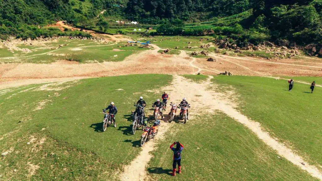 Group and private motorcycle tours differ significantly in price and cost structure